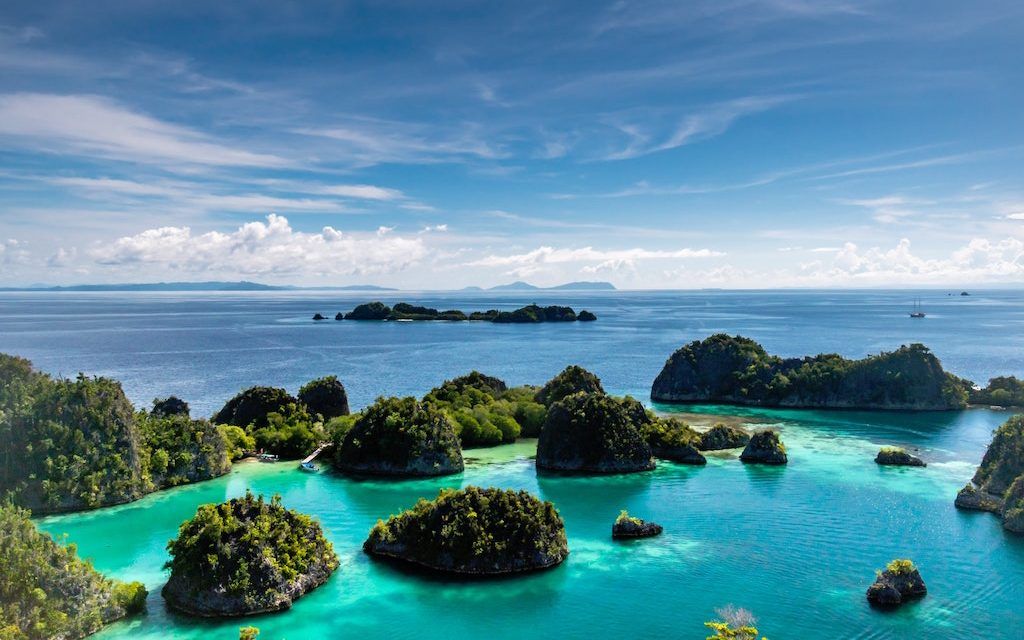 Pantai di Indonesia