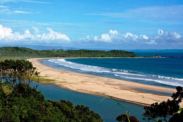 Pantai di Indonesia