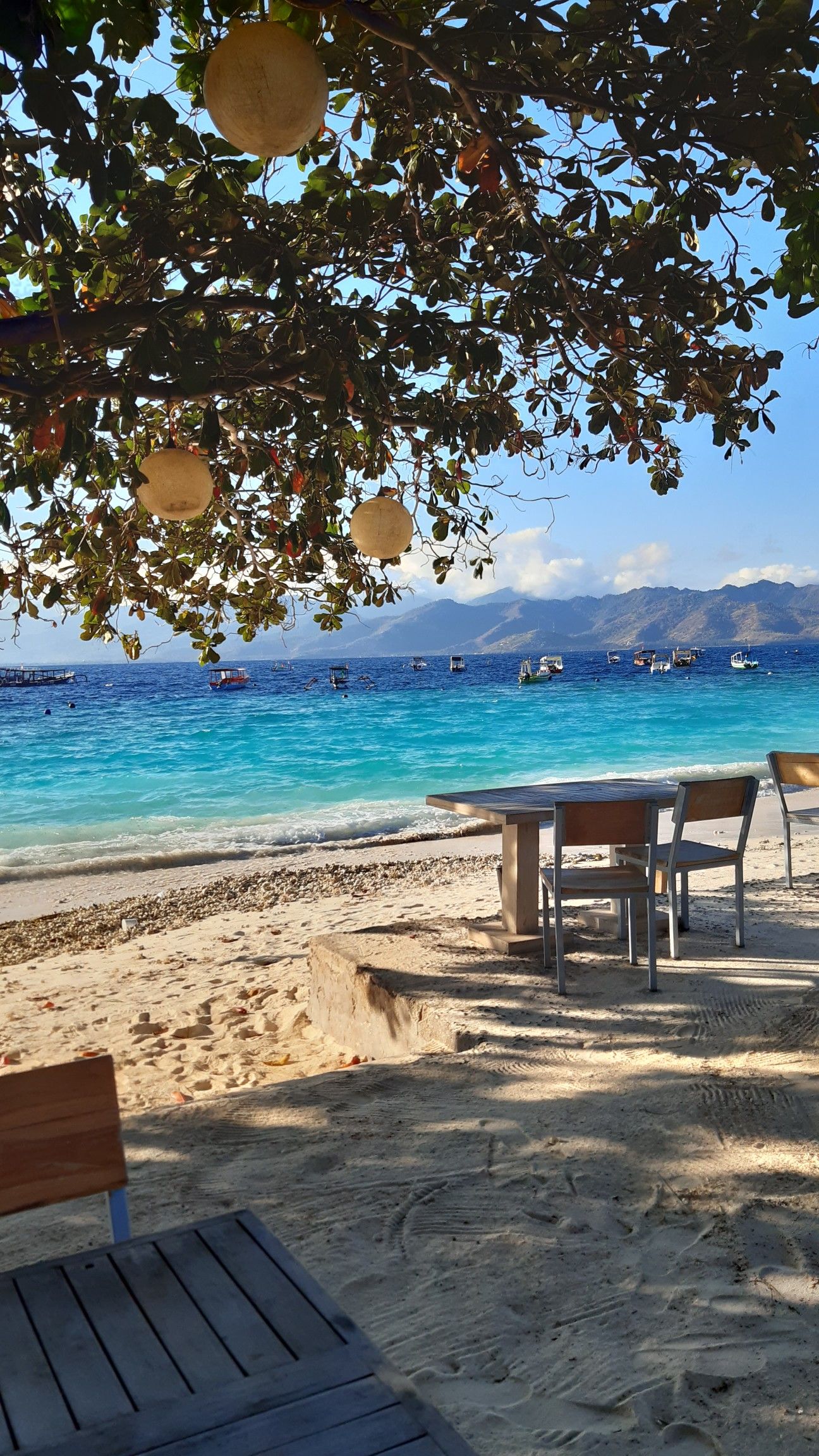 Pantai di Indonesia