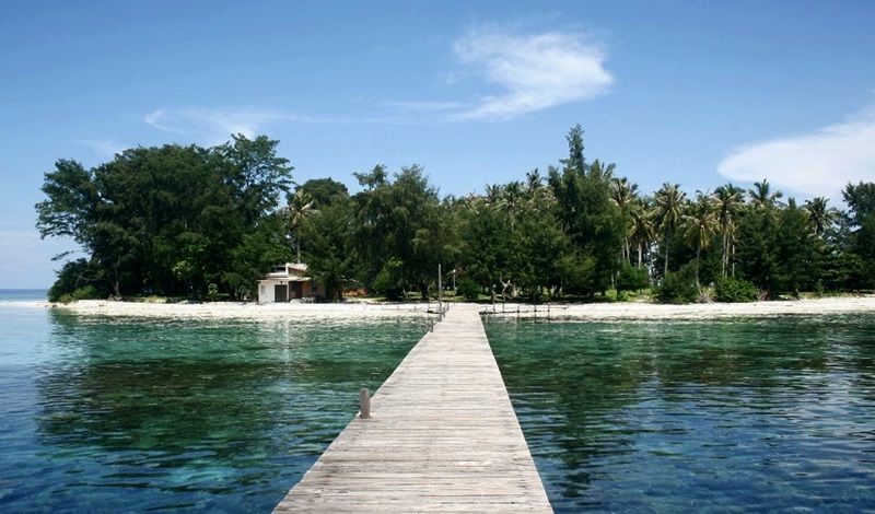 Pantai di Indonesia