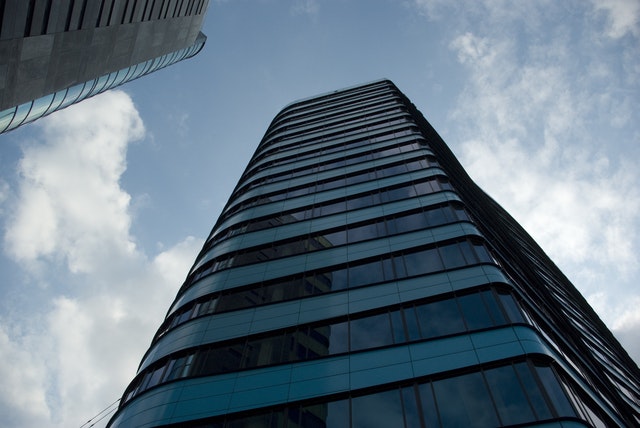 perbedaan antara usaha ekonomi perorangan dengan kelompok